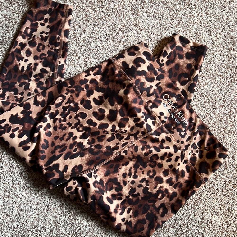 Calvin Klein leopard print Capri leggins